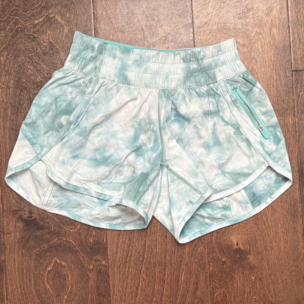 lululemon athletica Tie-Dye Women Shorts - Green and White
